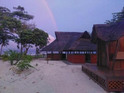 Southern Mentawai Outpost Hotel Sibigau Island Bagian luar foto